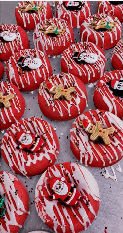 Holiday Bath Bombs - Holly Jolly Donut Bath Bombs with Keychain
